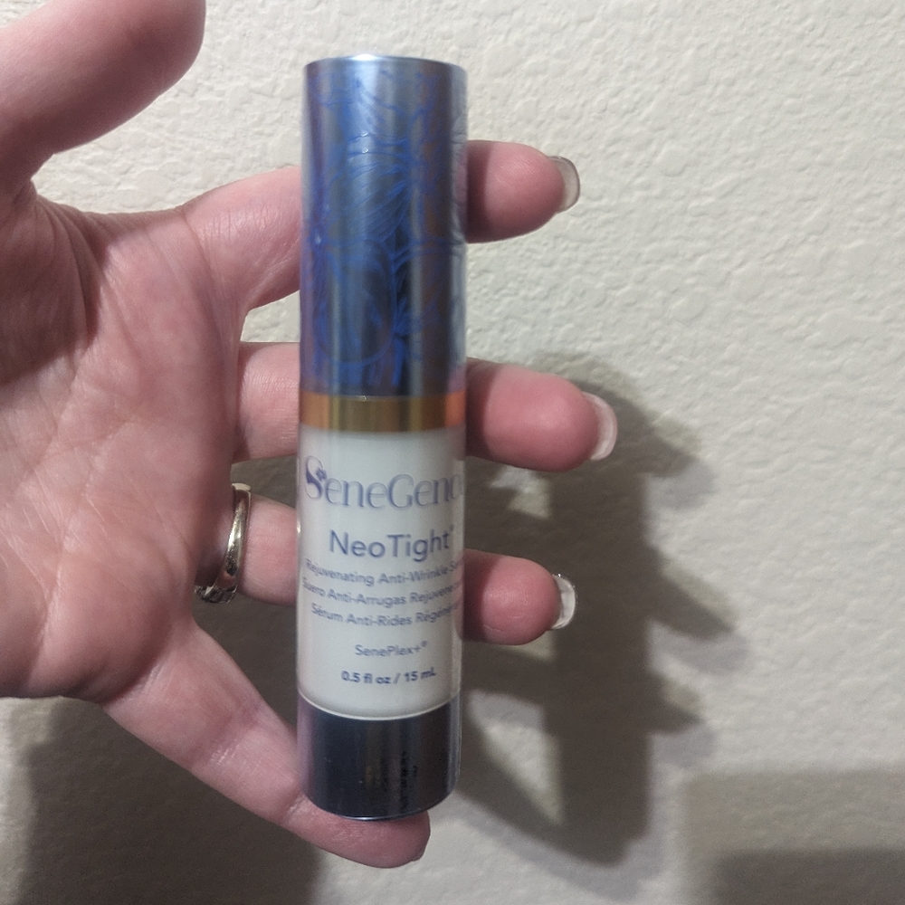 Senegence NeoTight Rejuvenating Anti-Wrinkle Serum